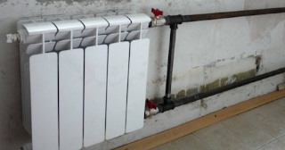 Установка биметаллических радиаторов отопления в квартире в Лениногорске - от 2106 руб.